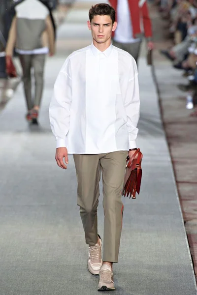 Look 2